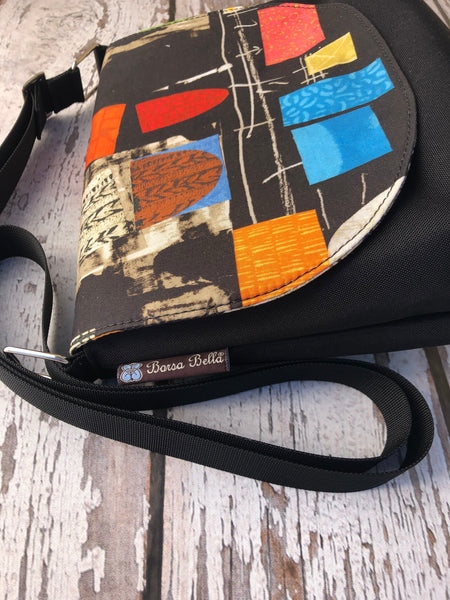 Itsy Bitsy/Bigger Bitsy Messenger Purse - Black and White Daisy Doodles Fabric